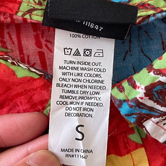 NEW Star Wars Mandalorian Hawaiian‎ Shirt The Child Baby Yoda Size Small S - Picture 9 of 12